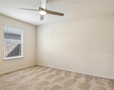 9121 Lookout Point - Photo Thumbnail 24