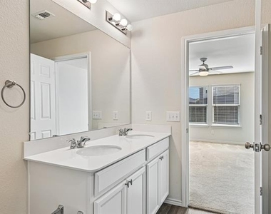 9121 Lookout Point - Photo Thumbnail 32