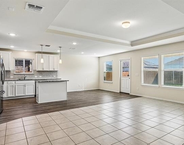 9121 Lookout Point - Photo Thumbnail 5
