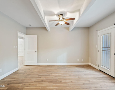 7840 N 7th Street - Photo Thumbnail 21