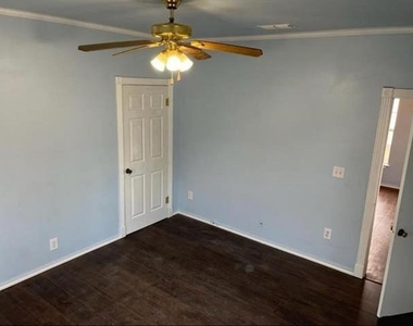 411 Cooke Street - Photo Thumbnail 12