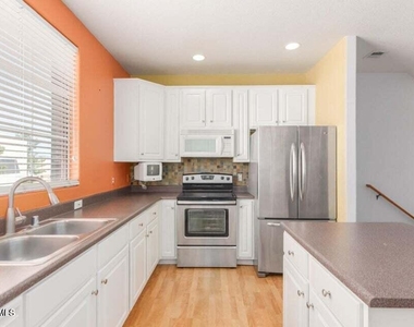 4455 E Paradise Village Parkway S - Photo Thumbnail 10