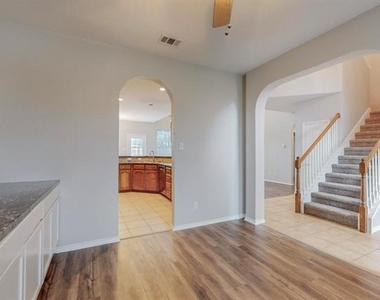 4134 Petersburg Drive - Photo Thumbnail 5
