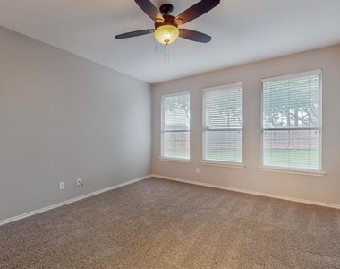 4134 Petersburg Drive - Photo Thumbnail 11