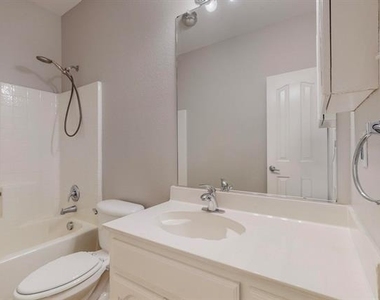 4134 Petersburg Drive - Photo Thumbnail 27