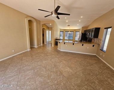 16804 N 20th Street - Photo Thumbnail 4