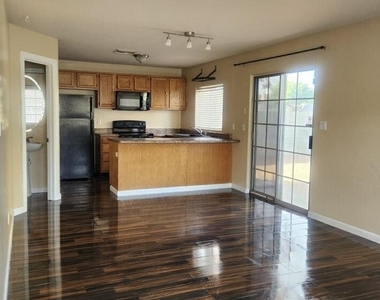 1731 E Cambridge Avenue - Photo Thumbnail 1