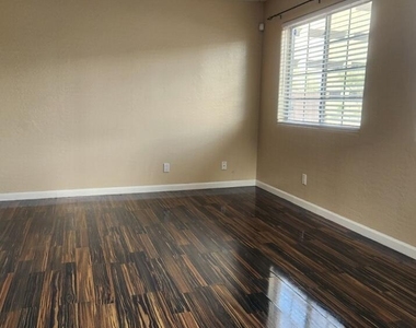 1731 E Cambridge Avenue - Photo Thumbnail 13