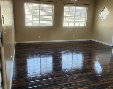 1731 E Cambridge Avenue - Photo Thumbnail 3