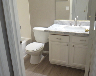 12525 W Reade Avenue - Photo Thumbnail 27