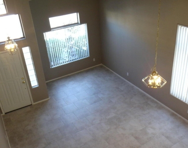 12525 W Reade Avenue - Photo Thumbnail 16