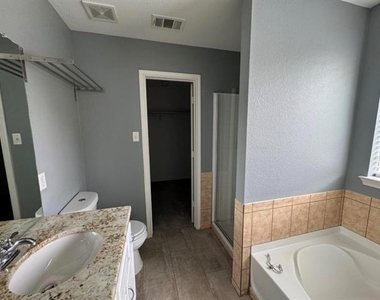 10105 Placid Drive - Photo Thumbnail 18