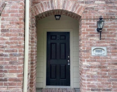 10105 Placid Drive - Photo Thumbnail 1