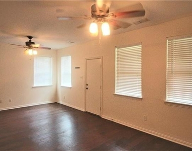 7836 Fox Horn Drive - Photo Thumbnail 17