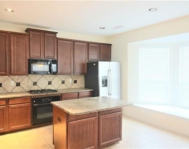 7836 Fox Horn Drive - Photo Thumbnail 8