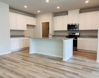 912 Santa Lucia Drive - Photo Thumbnail 28