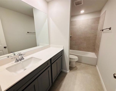 912 Santa Lucia Drive - Photo Thumbnail 18
