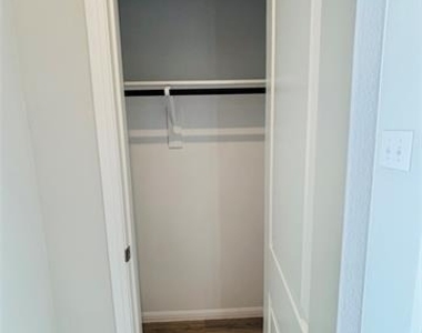 912 Santa Lucia Drive - Photo Thumbnail 24