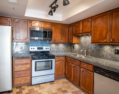 7950 E Camelback Road - Photo Thumbnail 4
