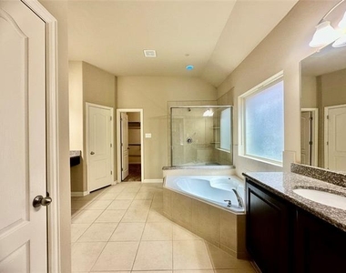 4001 Muscadine Drive - Photo Thumbnail 36