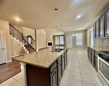 4001 Muscadine Drive - Photo Thumbnail 8