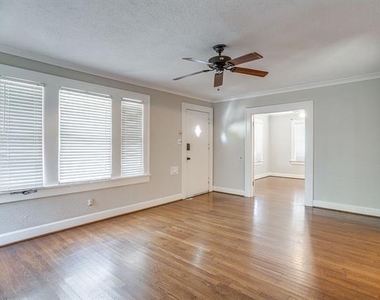 3216 Cockrell Avenue - Photo Thumbnail 3