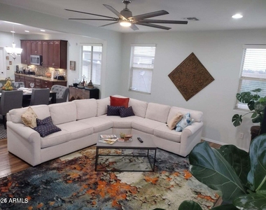 6906 S 78th Drive - Photo Thumbnail 2