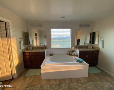 6906 S 78th Drive - Photo Thumbnail 12