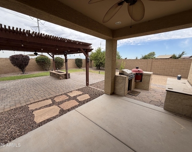 6906 S 78th Drive - Photo Thumbnail 25