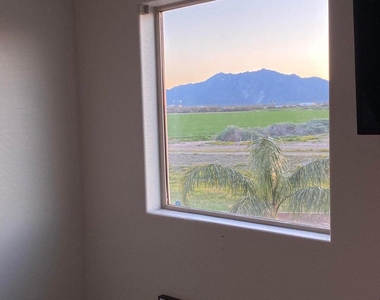 6906 S 78th Drive - Photo Thumbnail 16