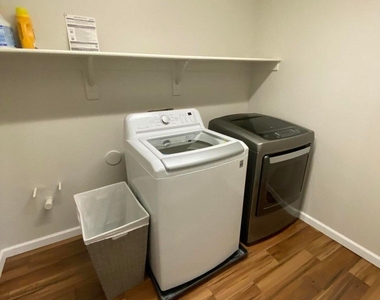 6906 S 78th Drive - Photo Thumbnail 14