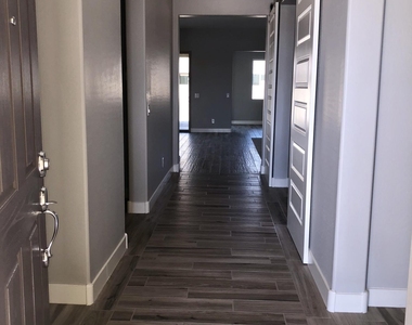 22654 E Stonecrest Drive - Photo Thumbnail 7