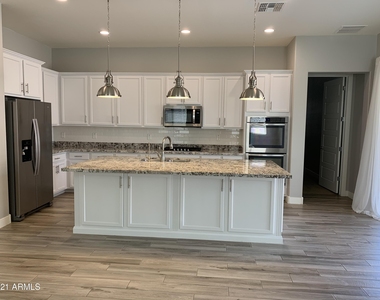 22654 E Stonecrest Drive - Photo Thumbnail 2