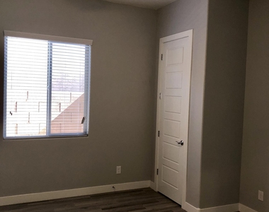 22654 E Stonecrest Drive - Photo Thumbnail 5