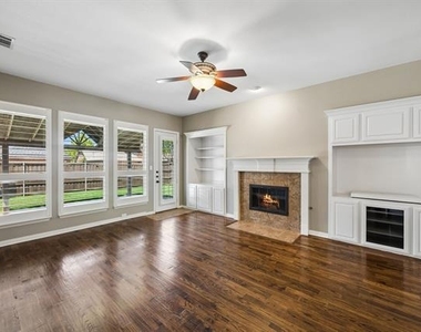 1613 Long Prairie Court - Photo Thumbnail 14