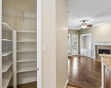 1613 Long Prairie Court - Photo Thumbnail 8