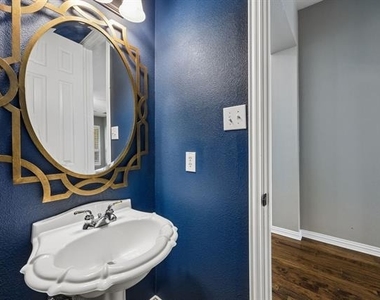 1613 Long Prairie Court - Photo Thumbnail 17