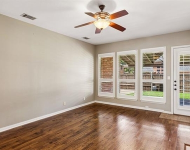 1613 Long Prairie Court - Photo Thumbnail 16