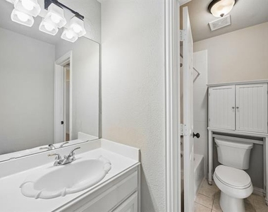 1613 Long Prairie Court - Photo Thumbnail 34