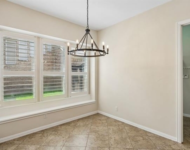 1613 Long Prairie Court - Photo Thumbnail 9