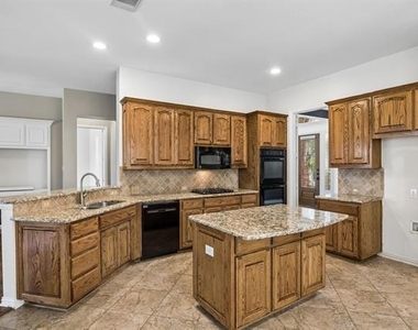 1613 Long Prairie Court - Photo Thumbnail 6