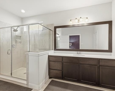 904 10th Street - Photo Thumbnail 6