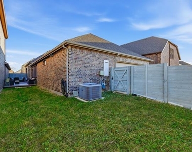 904 10th Street - Photo Thumbnail 14