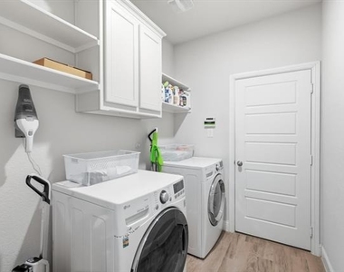 904 10th Street - Photo Thumbnail 13