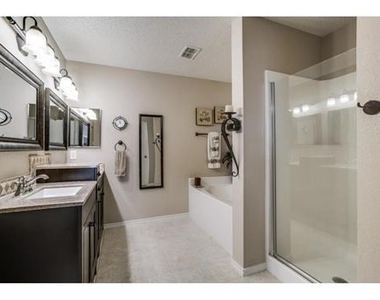 5425 Comanche Wells Drive - Photo Thumbnail 9