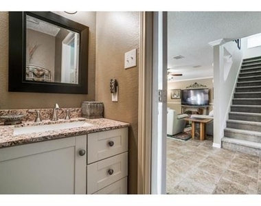 5425 Comanche Wells Drive - Photo Thumbnail 6