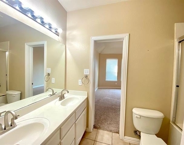 10008 Coolidge Drive - Photo Thumbnail 14