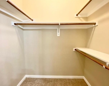 10008 Coolidge Drive - Photo Thumbnail 11