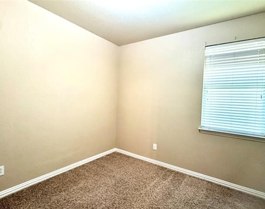 10008 Coolidge Drive - Photo Thumbnail 17