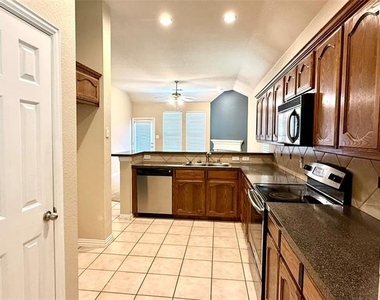 10008 Coolidge Drive - Photo Thumbnail 3
